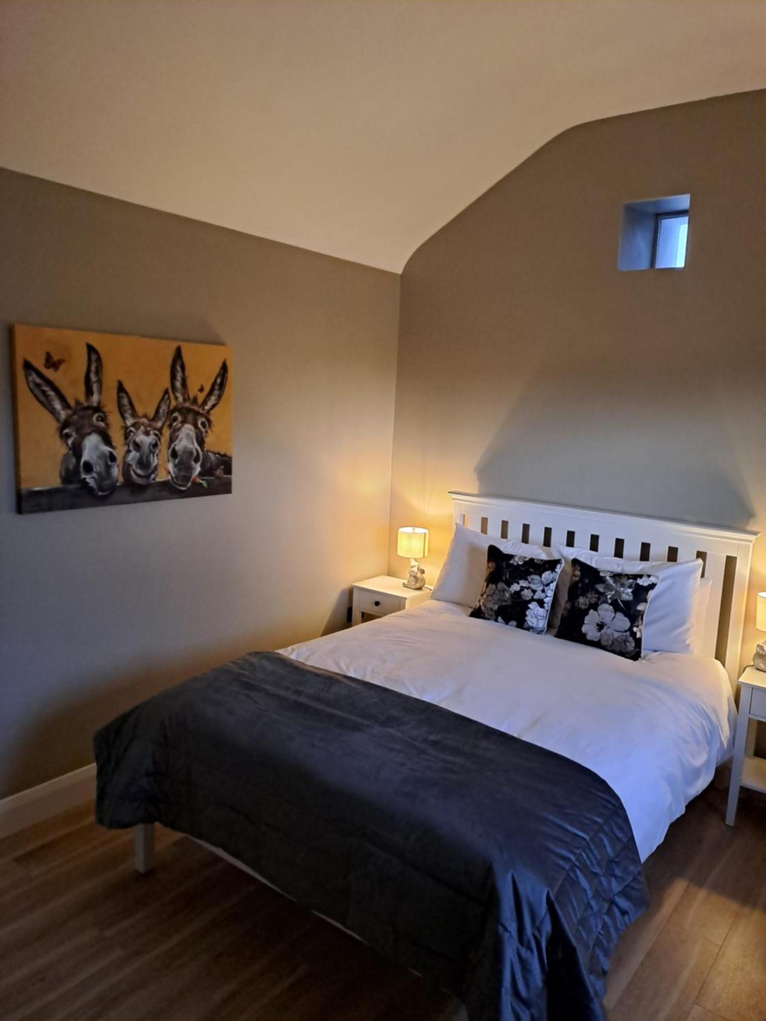 Rose Meadow Lodge ลิสกานเนอร์ ภายนอก รูปภาพ